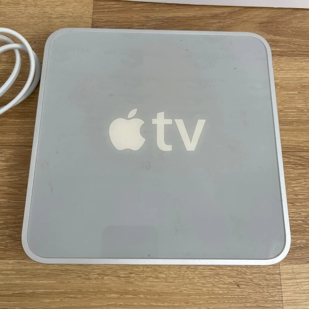 Apple TV 1st Generation A1218 Silver Media Player 2007 Model YM8101FRWH7